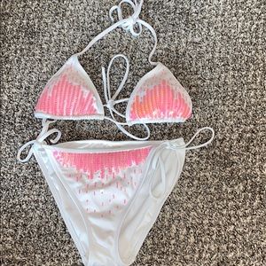 Victoria’s secret bikini 💕🤍